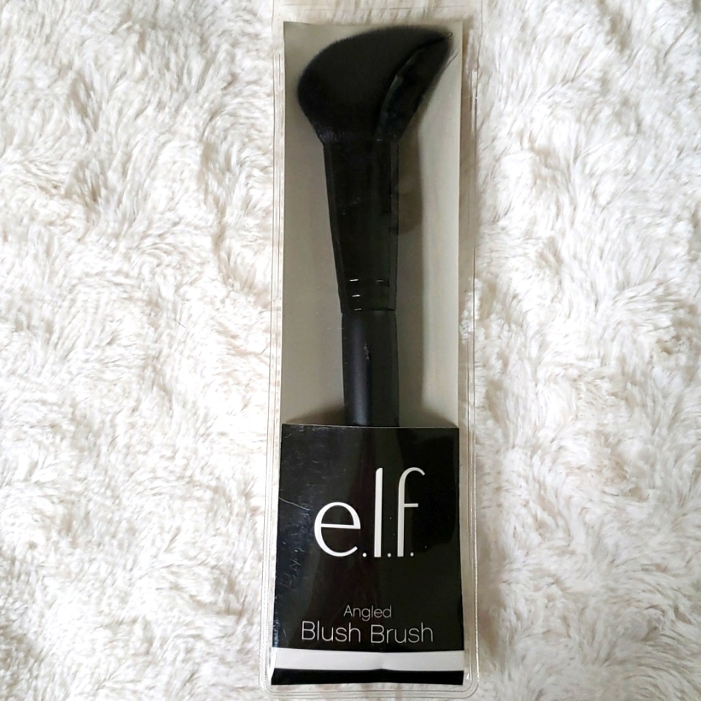 Angled Blush Brush